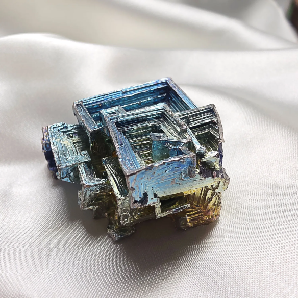 Recrystallized Bismuth | Geometry & Colour | Cristalljoia