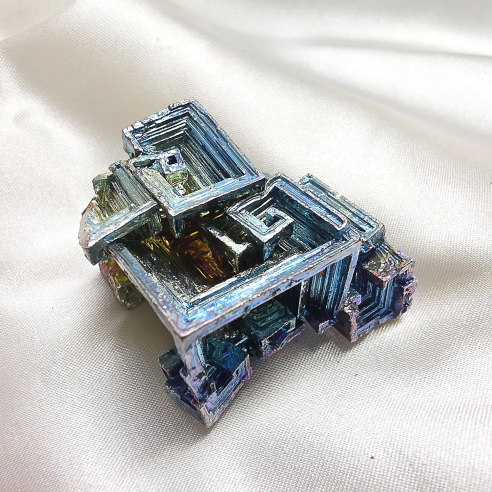 Recrystallized Bismuth | Geometry & Colour | Cristalljoia