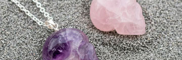 Mineral skull pendant, style and mystical energy