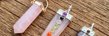 Point mineral pendant, elegance that radiates energy