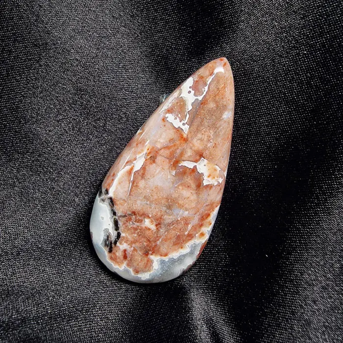 cabuj&oacute;n de mineral