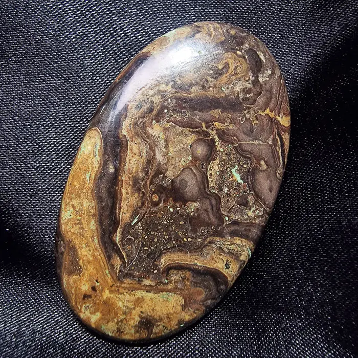 cabuj&oacute;n de mineral