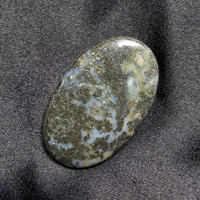 cabuj&oacute;n de mineral