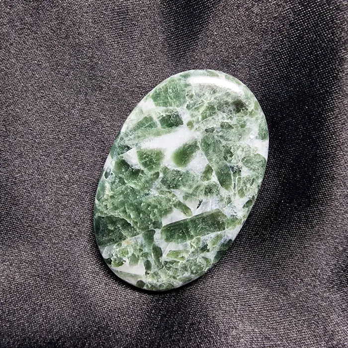 cabuj&oacute;n de mineral