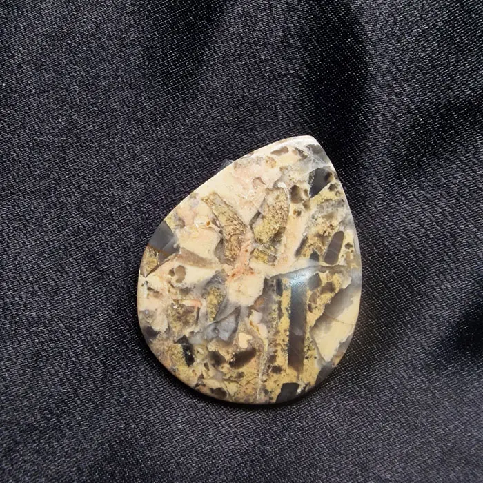 cabuj&oacute;n de mineral