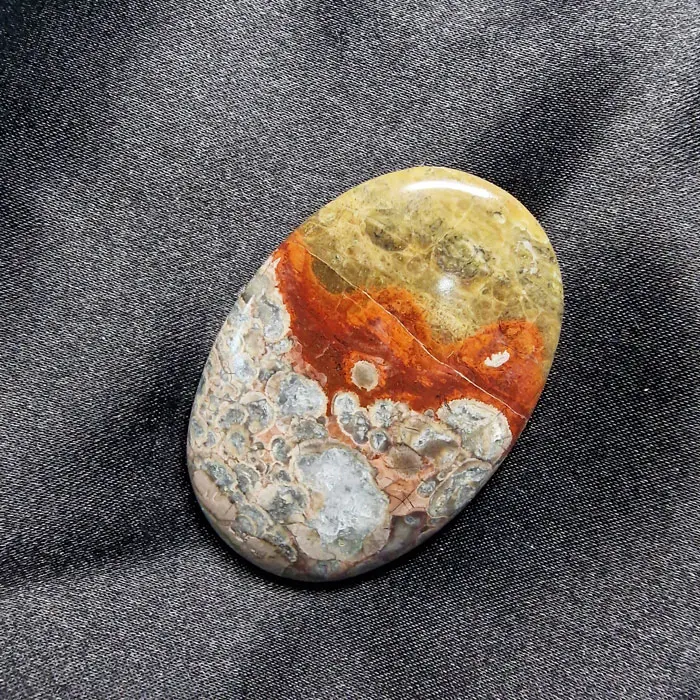 cabuj&oacute;n de mineral