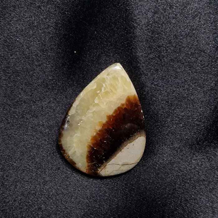cabuj&oacute;n de mineral