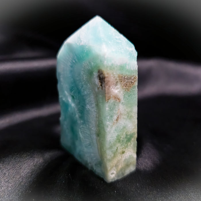 Hemimorfita en Cristalljoia, minerales en el centro de Barcelona