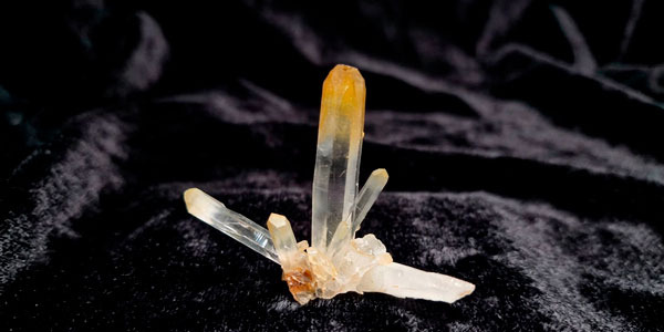 ¿Cómo se forman las puntas del cuarzo cristal de roca?