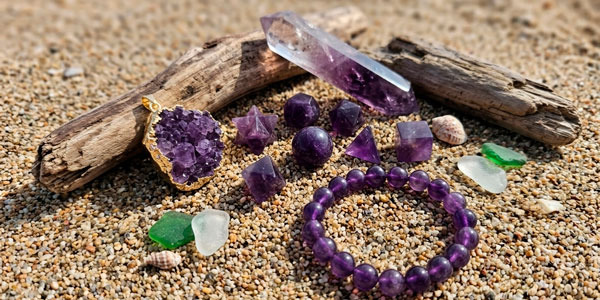 Ametista de l'Uruguai: punta petita i violeta fosc. Del Brasil: gran i més clara. Per què?